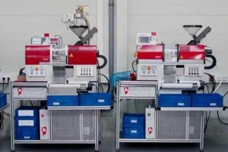 微型注塑機的價格范圍，幾萬元到數十萬元！