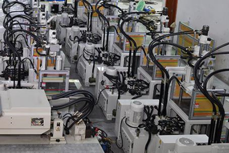 立式注塑機(jī)頂針動(dòng)作異常該如何處理?