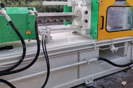 大型二板注塑機導軌腐蝕了如何修復?